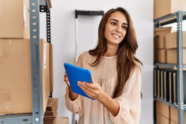Benefits of Real-Time Warehouse Visibility 4 Employee Using Handheld Device for Real Time Warehouse Visibility 768x512 1